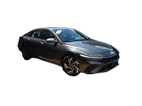 Used 2025 Hyundai Elantra Limited FWD image 2