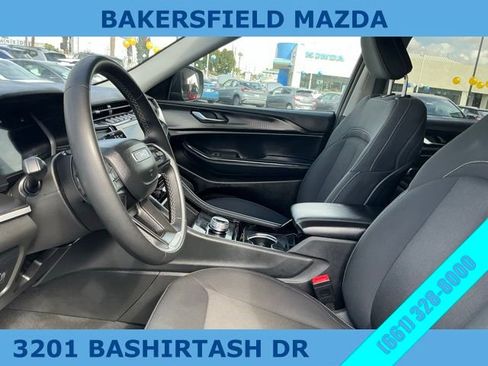 Used 2023 Jeep Grand Cherokee L Laredo image 13