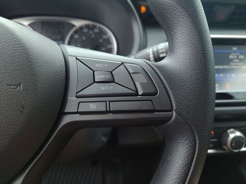 Certified 2025 Nissan Kicks Play S image 25