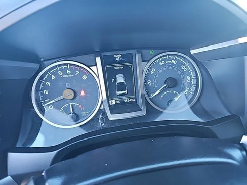 Used 2022 Toyota Tacoma Limited image 22