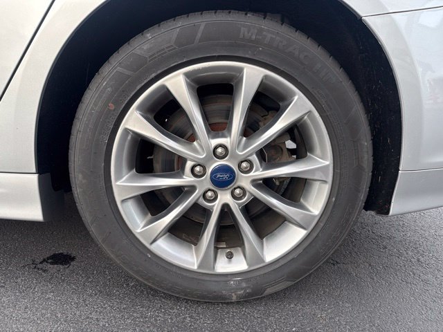 Used 2017 Ford Fusion SE w/ Fusion SE Technology Package FWD image 24