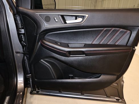 Certified 2023 Ford Edge ST-Line image 19