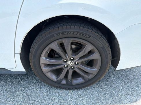 Used 2021 Toyota Sienna XSE w/ XSE Plus Package FWD image 18
