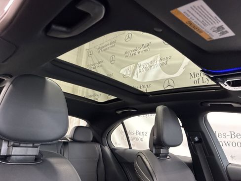 Used 2025 Mercedes-Benz C 300 4MATIC Sedan image 21