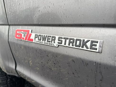 Used 2022 Ford F250 XLT w/ Black Appearance Package image 7