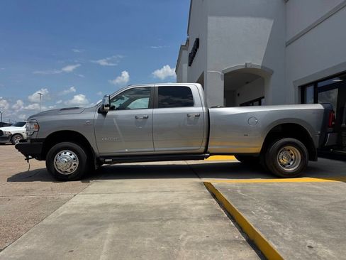 Used 2024 RAM 3500 Laramie w/ Sport Appearance Package AWD/4WD image 4