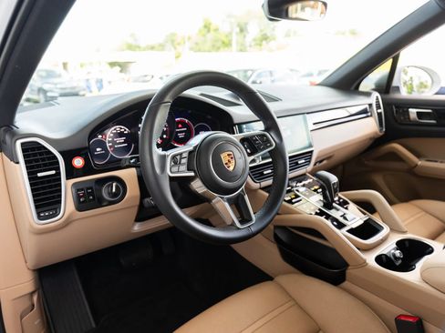 Used 2019 Porsche Cayenne AWD/4WD image 20