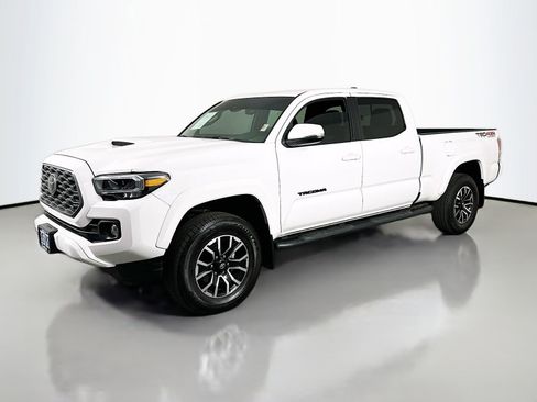 Certified 2023 Toyota Tacoma TRD Sport AWD/4WD image 3
