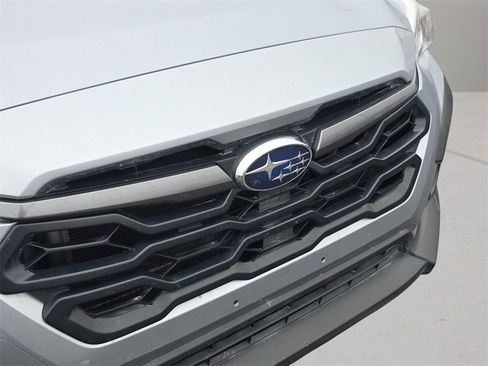 Used 2024 Subaru Crosstrek 2.0i Premium image 9