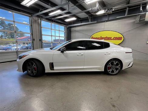 Used 2020 Kia Stinger GT image 2