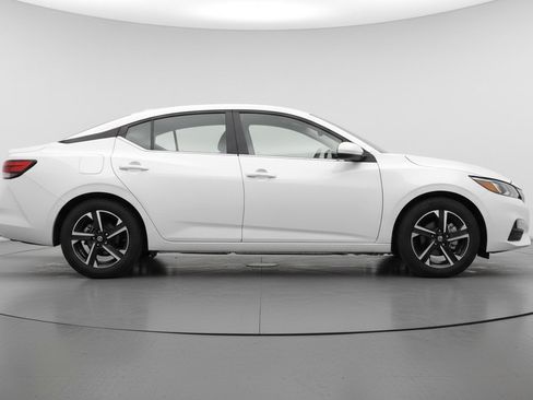 Used 2025 Nissan Sentra SV FWD image 11