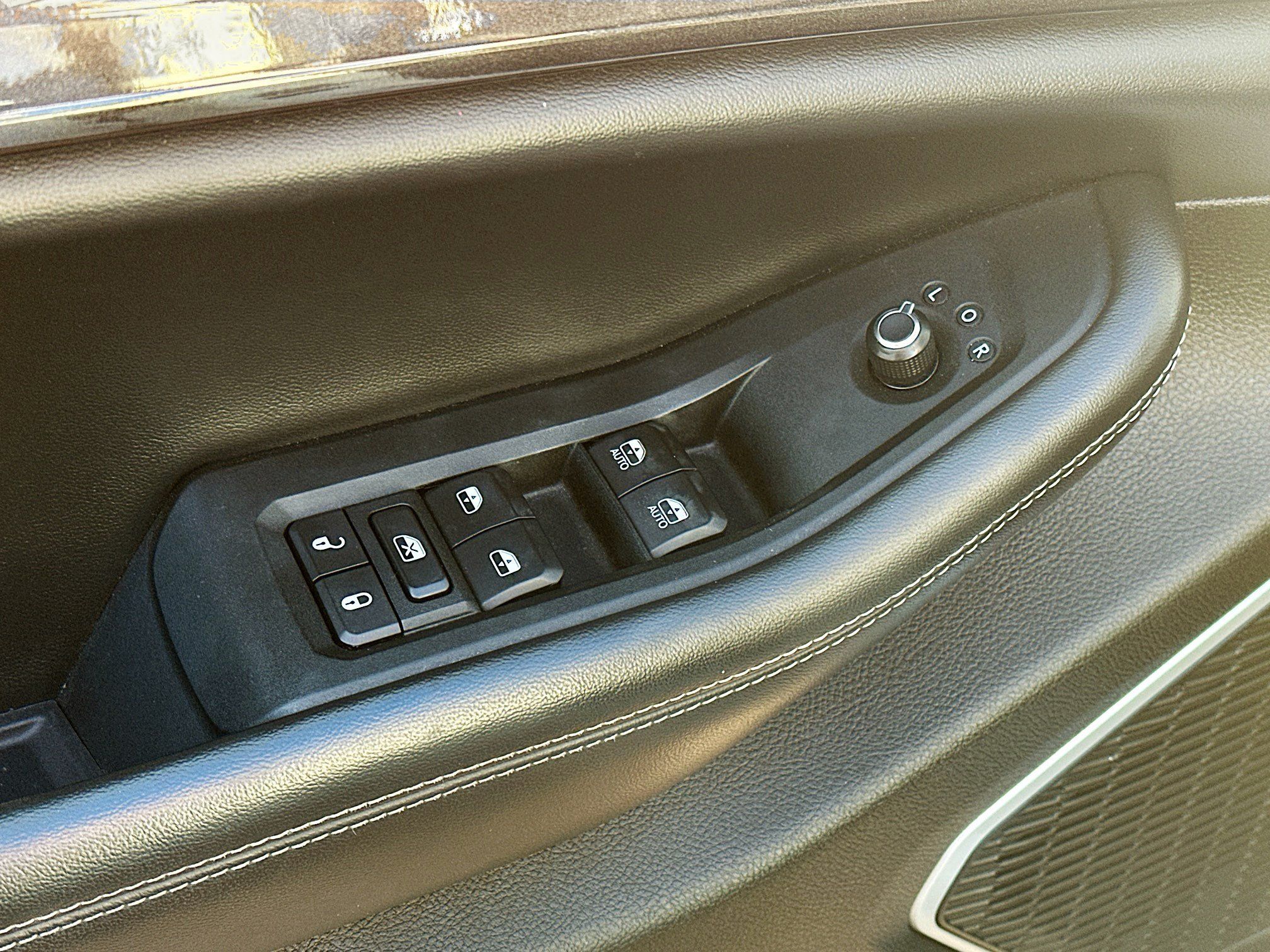 Used 2022 Jeep Grand Cherokee Laredo AWD/4WD image 15