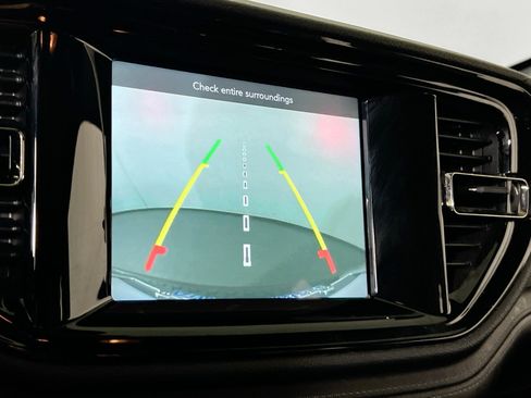 Used 2022 Dodge Durango GT image 13