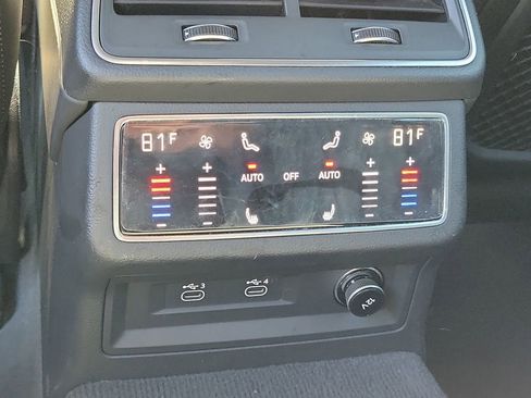 Used 2021 Audi S6 Prestige w/ Prestige Package image 17