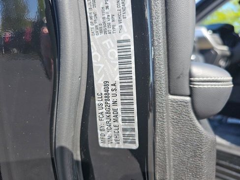 Used 2023 Jeep Grand Cherokee L Limited AWD/4WD image 38