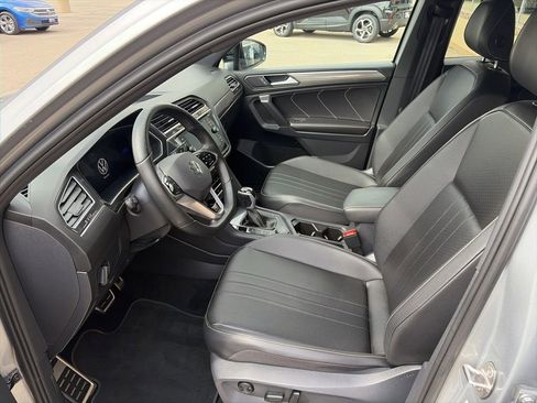 Used 2023 Volkswagen Tiguan SE R-Line AWD/4WD image 11