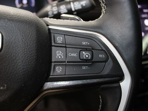 Used 2022 Jeep Grand Cherokee Altitude RWD image 33