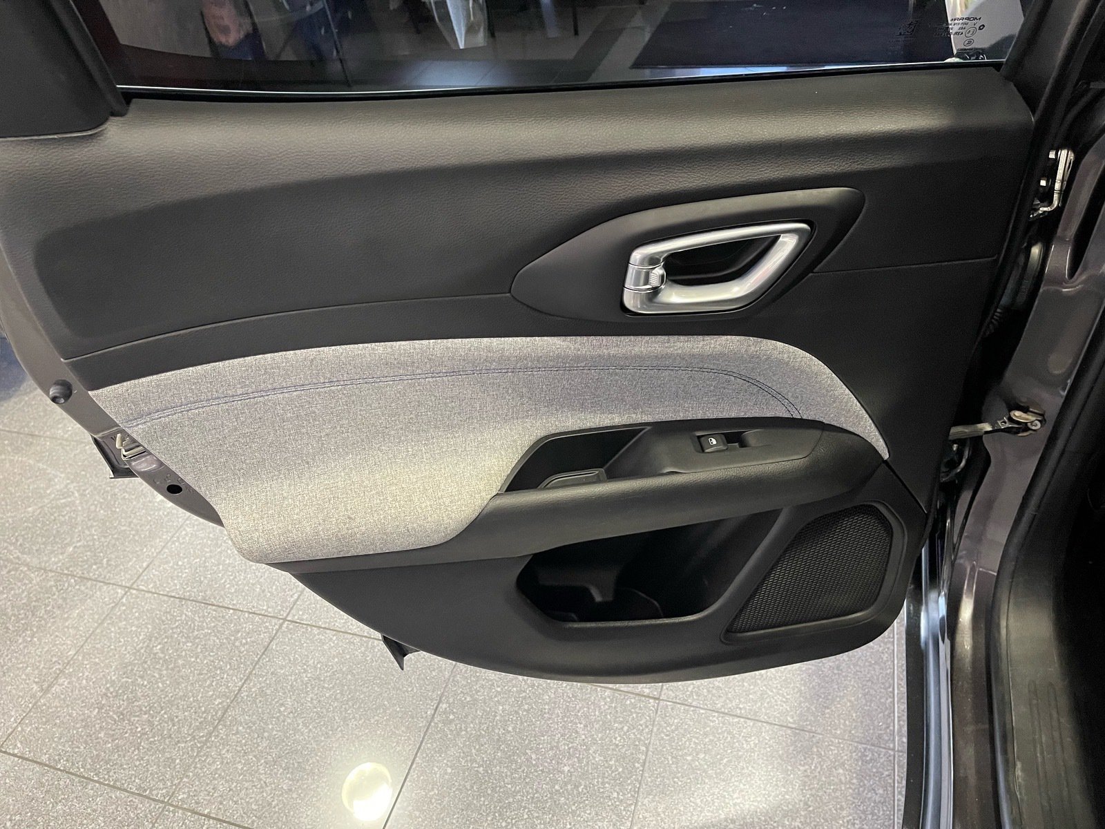 Used 2022 Jeep Compass Latitude FWD image 31