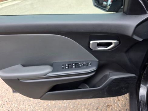 Used 2025 Kia K4 FWD image 24