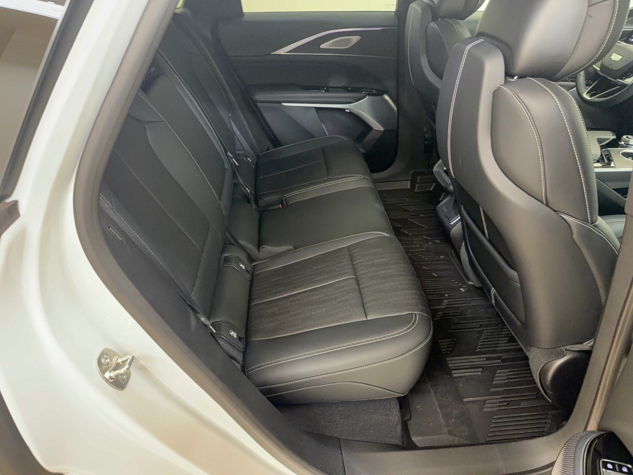 Used 2024 Cadillac Lyriq Luxury w/ LPO, Floor Liner Package RWD image 29