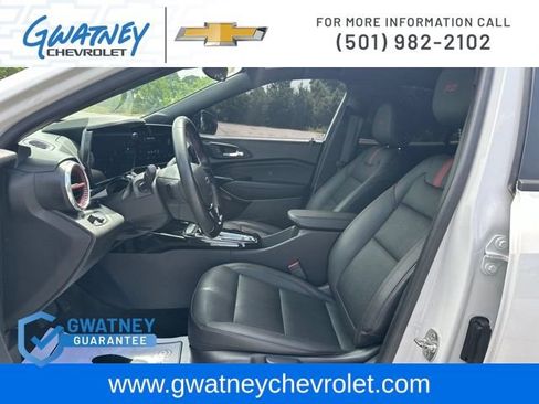 Used 2025 Chevrolet Trax RS w/ Sunroof Package FWD image 20