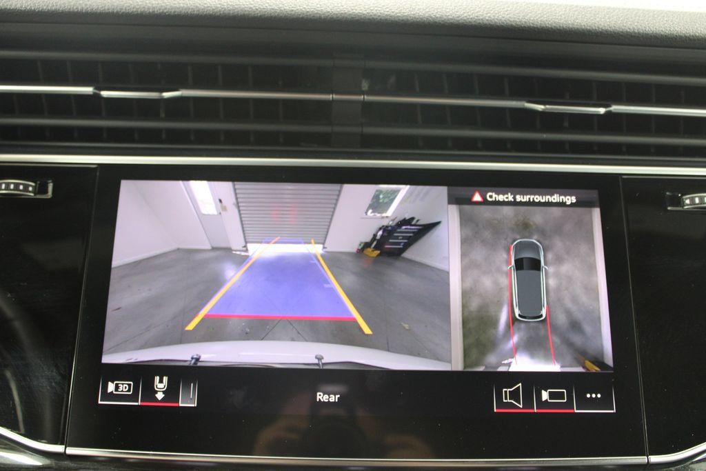 Used 2025 Audi Q7 3.0T Premium Plus AWD/4WD image 45