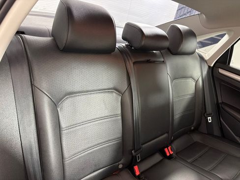 Used 2015 Volkswagen Passat TDI SE FWD image 22