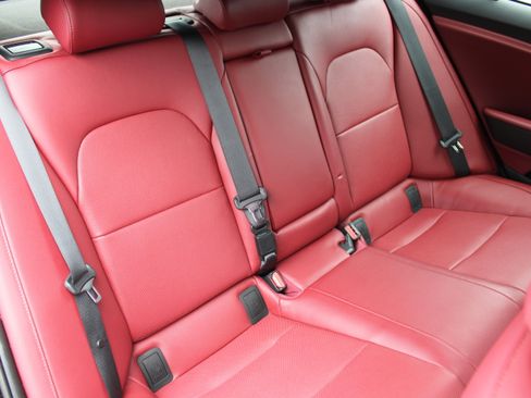 Used 2018 Kia Stinger GT1 image 15