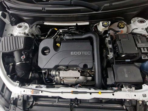 Certified 2021 Chevrolet Equinox LS image 31