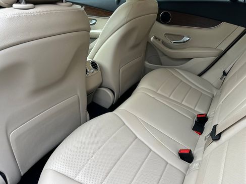 Used 2022 Mercedes-Benz GLC 300 image 11