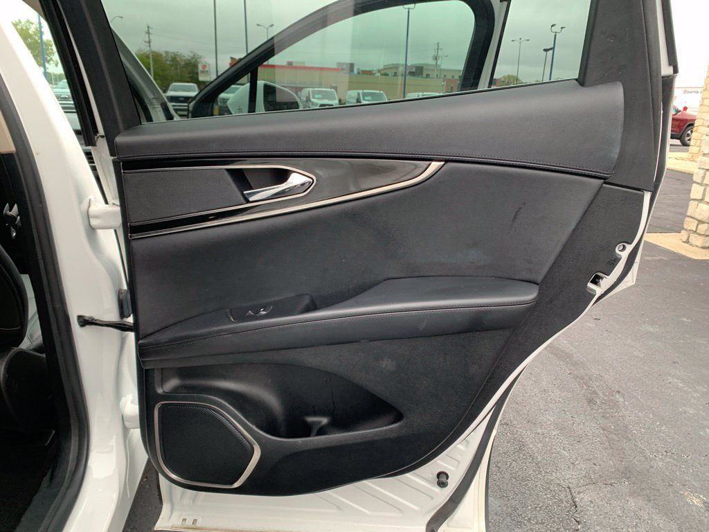 Used 2023 Lincoln Nautilus AWD w/ Premium Package image 38