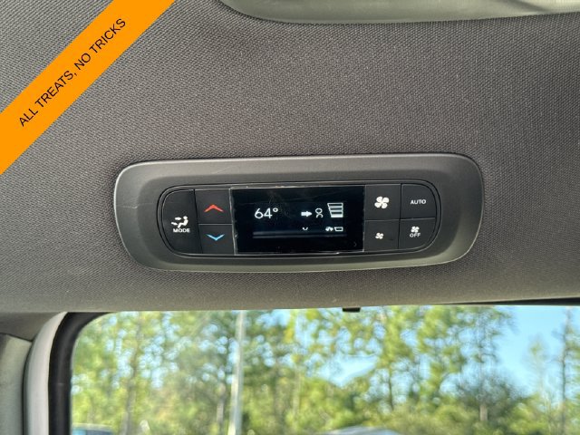 Used 2026 Chrysler Pacifica Select FWD image 18