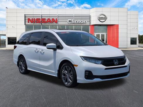 Used 2025 Honda Odyssey Touring image 1
