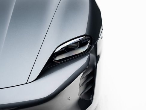 Used 2023 Porsche Taycan GTS image 10