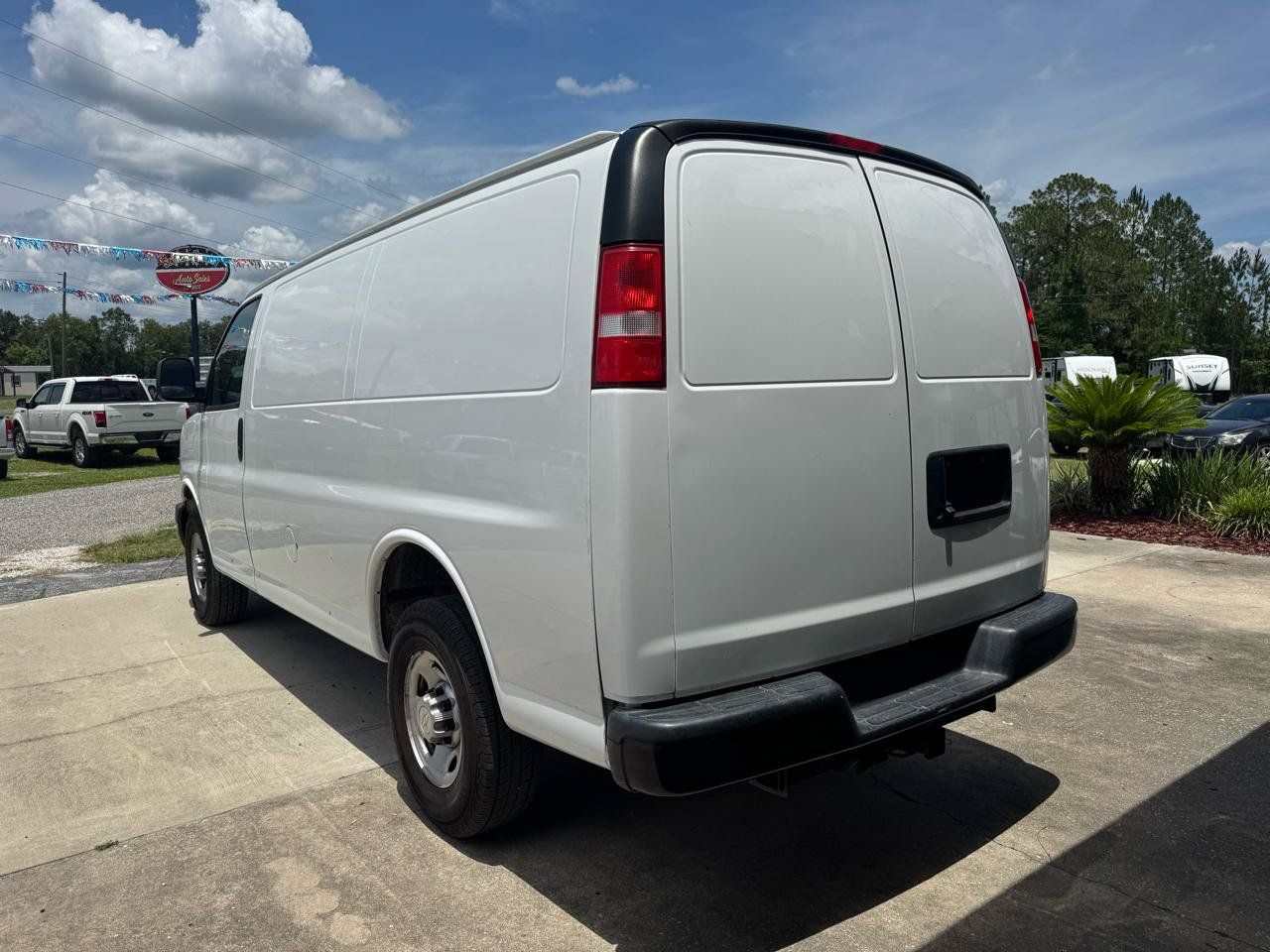 Used 2021 Chevrolet Express 2500 RWD image 7