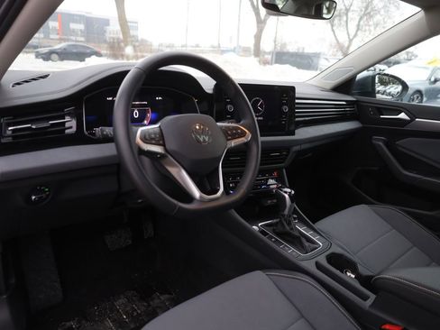 Used 2025 Volkswagen Jetta SE w/ Sunroof Package image 26