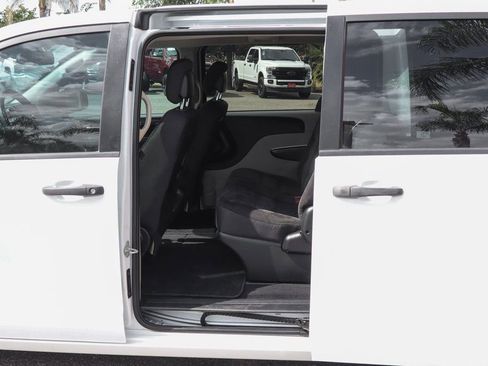 Used 2019 Dodge Grand Caravan SE FWD image 30