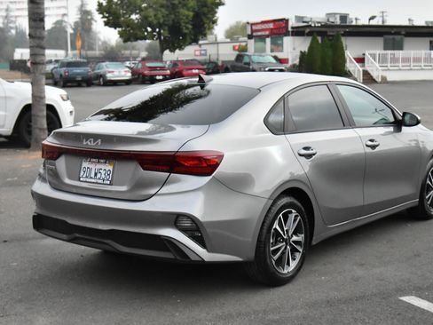 Used 2023 Kia Forte LXS image 8