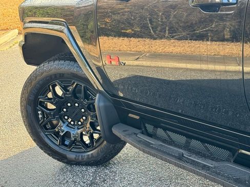 New 2025 GMC Hummer EV 2X w/ LPO, Sport Package image 8