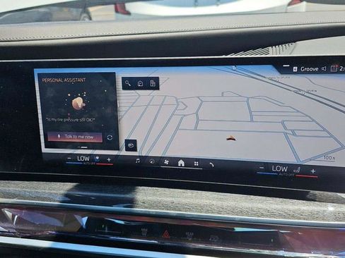 Used 2025 BMW 760i xDrive AWD/4WD image 21