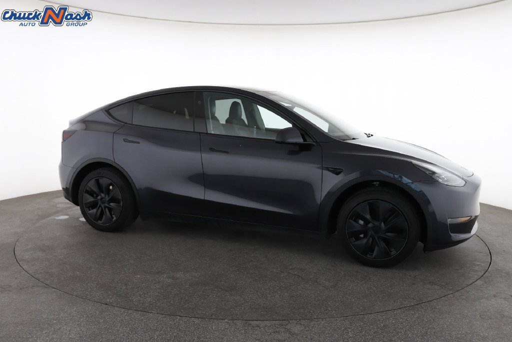 Used 2024 Tesla Model Y 2WD image 15