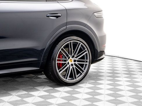 Used 2021 Porsche Cayenne GTS image 34