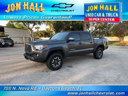 Used 2022 Toyota Tacoma TRD Off-Road w/ Technology Package image 2