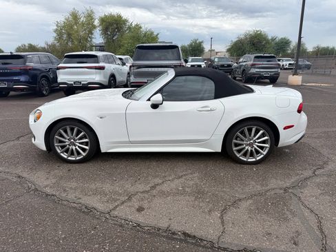 Used 2017 FIAT 124 Spider Lusso RWD image 8