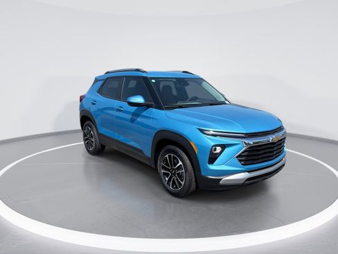 New 2026 Chevrolet TrailBlazer LT w/ Convenience Package FWD image 2