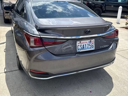 Used 2020 Lexus ES 300h w/ Premium Package FWD image 5
