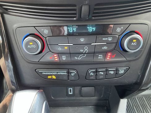Used 2018 Ford Escape Titanium AWD/4WD image 36