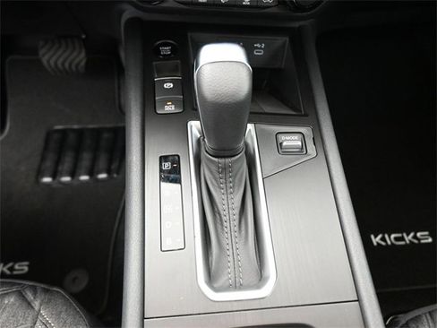 New 2026 Nissan Kicks SV image 9
