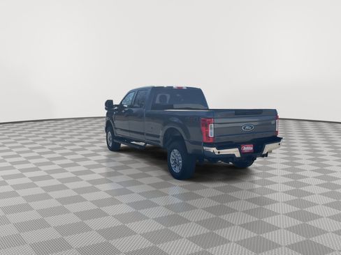 Used 2019 Ford F250 XLT w/ Camper Package image 2