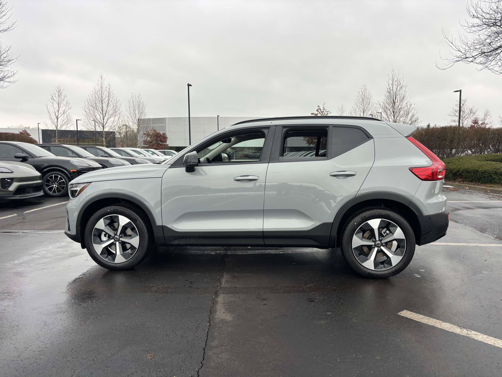 Used 2026 Volvo XC40 B5 Plus w/ Protection Package Premier AWD/4WD image 4